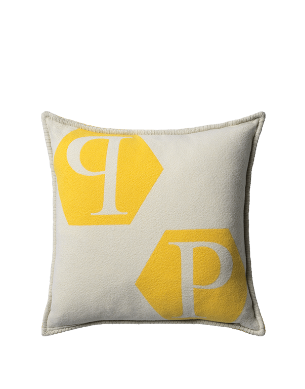 כרית נוי עם כיתוב PP בצהוב ואפור כרית נוי עם כיתוב PP בצהוב ואפור