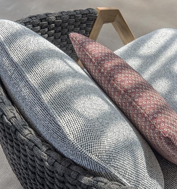 ספה ראטן מעוצבת לגן - סדרת ניט ספה ראטן מעוצבת לגן - סדרת ניט