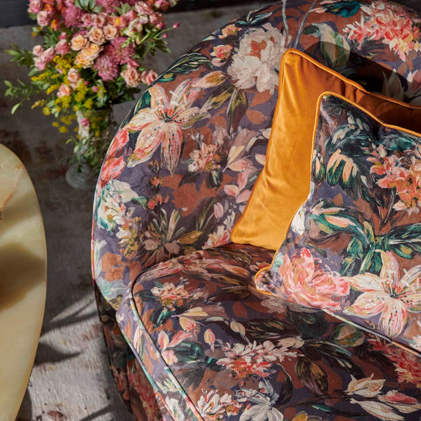 בד פרחוני עתיק - דגם לילום בד פרחוני עתיק - דגם לילום