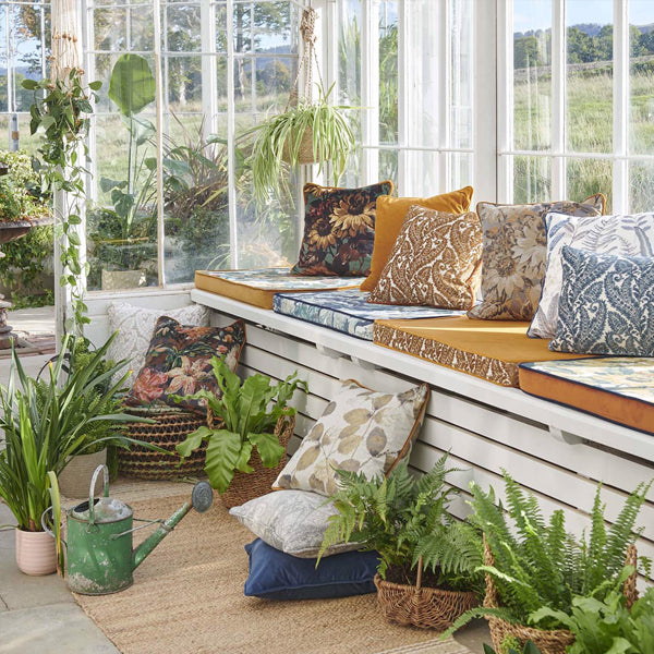 בד ג׳קארד בעל מוטיב מלוכה - דגם פאלאצ׳יו בד ג׳קארד בעל מוטיב מלוכה - דגם פאלאצ׳יו