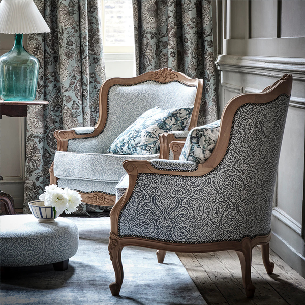 בד בעיצוב מדליון יוקרתי - דגם אדה בד בעיצוב מדליון יוקרתי - דגם אדה