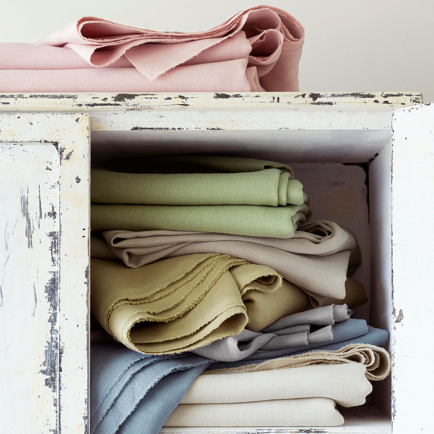 בד 100% פשתן - דגם לאזיו בד 100% פשתן - דגם לאזיו