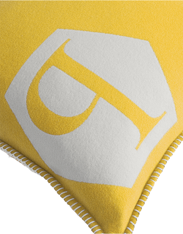 כרית נוי עם כיתוב PP בצהוב ואפור